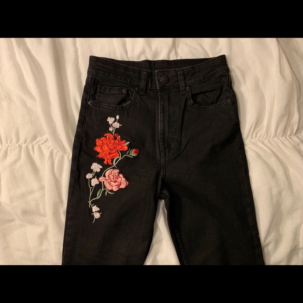 Black Jeans with Floral Embroidery